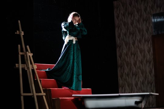 Prie Vilniaus senojo teatro turėtų stovėti ne Smetona, o šuo Makbetas