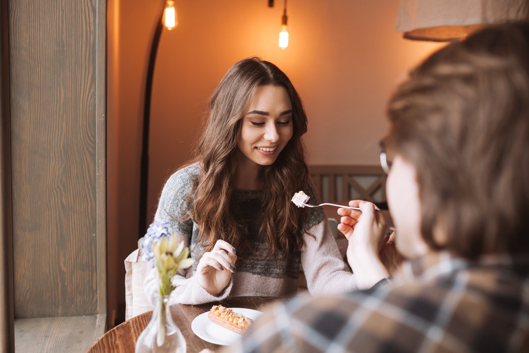 Vaikiną supykino mylimosios elgesys vakarienės metu: „Man tai nehigieniška ir nemandagu“
