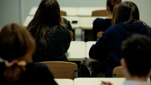 Norintiems leisti vaiką į privačią mokyklą – specialistės atsakymas: įvardijo, kiek per mėnesį tai paplonintų piniginę