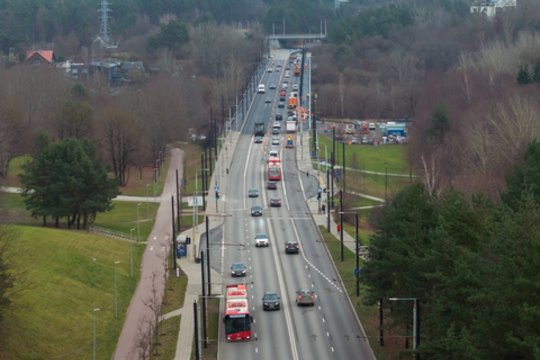 Vos vienai dienai Valakampių tiltas nušvis išskirtinėmis spalvomis
