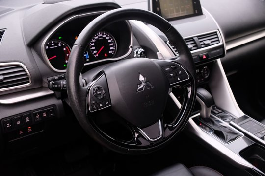 Pagreitis iki šimto per 4 sekundes: „Mitsubishi“ ir „iPhone“ gamintojas ruošia nebrangų elektromobilį