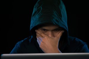 Alytuje vyras savo banko sąskaitoje pasigedo daugiau nei 11 tūkst. eurų – juos pasisavino sukčiai