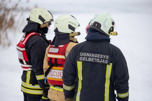 Ant Neries ledo Kaune vaikščiojo du jaunuoliai – jų „žygį“ sekė policija ir ugniagesiai