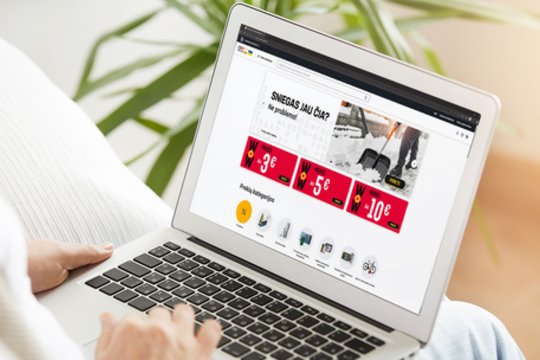 TOP100 e. komercijos reitingas: „Senukai.lt“ augina srautą ir didina atotrūkį nuo konkurentų