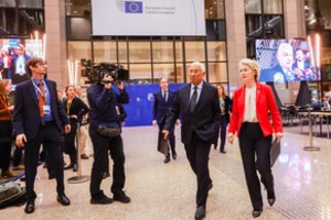 D. Trumpui persigalvojus dėl muitų, ES vėl tikisi stabilizuoti santykius su JAV