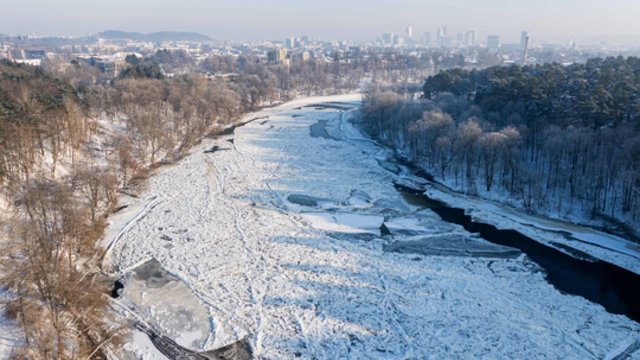 Savaitgalį sinoptikai prognozuoja ir 19 laipsnių šaltį: įvardijo, kada jis turėtų atslūgti