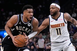 Be J. Valančiūno žaidusi „Nuggets“ palaužė savo žvaigždę praradusius „Bucks“