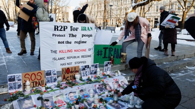 V. Kudirkos aikštėje protestas: dalyviai ragina kalbėti apie įvykius Irane