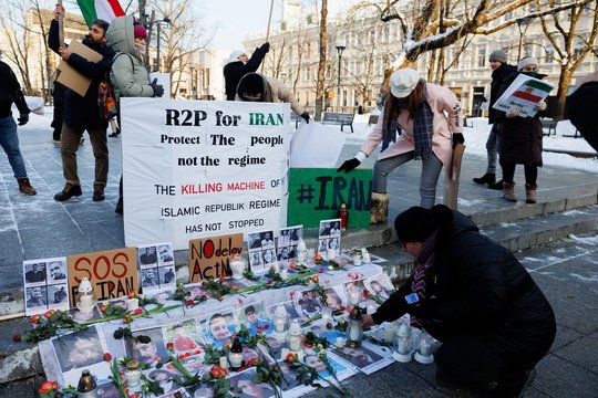 V. Kudirkos aikštėje protestas: dalyviai ragina kalbėti apie įvykius Irane