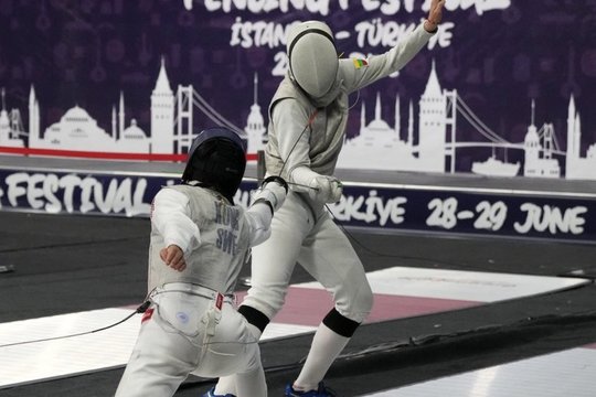 Akibrokštas: Rusijos ir Baltarusijos sportininkų neįleidusi Estija prarado teisę rengti Europos fechtavimo čempionatą