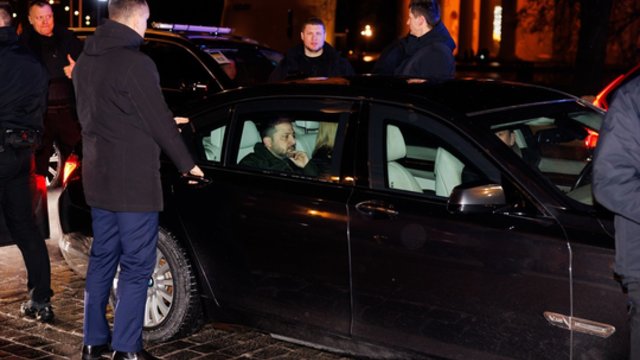 Užfiksavo iš arti: į Lietuvą atvyko V. Zelenskis ir O. Zelenska