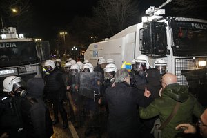 JAV liejosi kraujas – susišaudymas baigėsi mirtimi: teko atšaukti NBA rungtynes