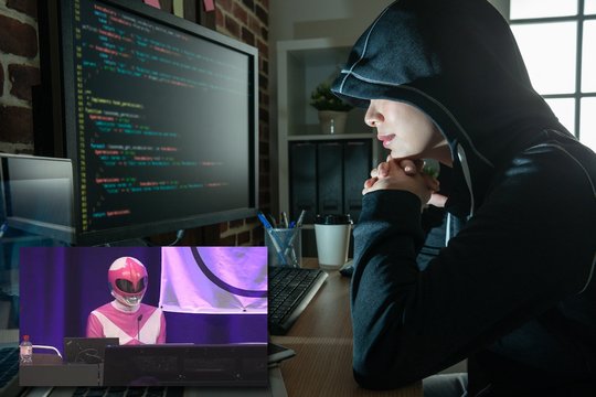 Haktyvistė pranešimo konferencijoje metu ištrynė internete veikusias rasistų svetaines