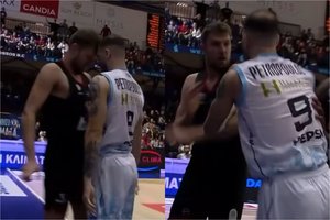 Per plauką nuo muštynių – šaltą protą praradęs A. Vezenkovas buvo išvarytas iš aikštės