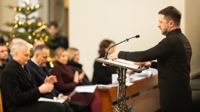 Ausį ir akį traukė V. Kondratovičius: giedojo Lietuvos, Lenkijos ir Ukrainos himnus