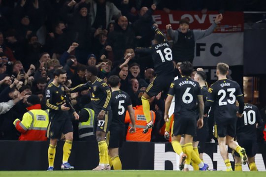 „Raudonųjų velnių“ puota Londone: vėl smogęs „Manchester United“ patiesė lygos lyderius