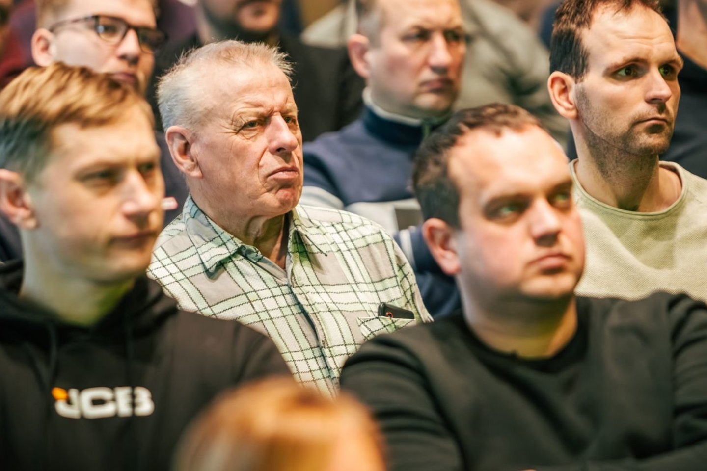 S.Pranckus (su maškiniais) su sūnumi (d.)