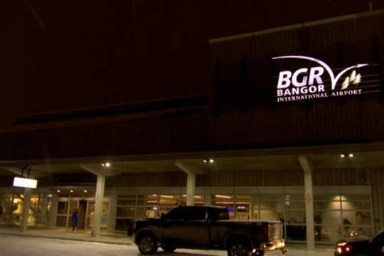 JAV vos tik pakilęs lėktuvas užsiliepsnojo ir sudužo: orlaivyje buvo 8 žmonės