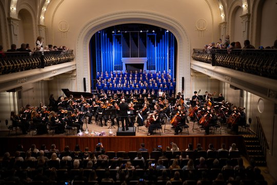 Vilniaus Karoliniškių muzikos mokyklos simfoninis orkestras: 15 metų kelionių, koncertų ir augimo
