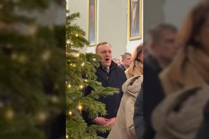 Po mišių giedant himnus – nustebinęs V. Kondratovičius: išsiskyrė iš kitų