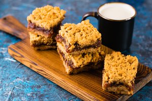 Šaldytų uogų pyragas – K. Starkienė kepa jį ir be kvietinių miltų, ir be cukraus