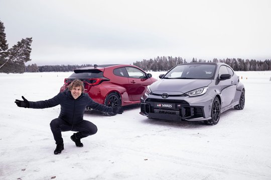 B. Vanagas dalinasi įžvalgomis, kaip važiuoti saugiai slidžiame kelyje