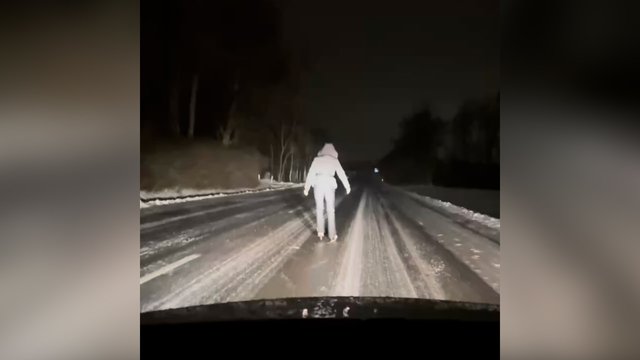 Į kelią – ir su pačiūžomis: socialiniuose tinkluose plinta kurioziški vaizdai