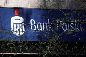 Smūgis didžiausiam Lenkijos bankui: skirta beveik 20 mln. eurų bauda