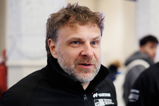 Benedikto Vanago byloje liudijo buvęs darbuotojas: dvi darbo sutartys ir grynieji už viršvalandžius