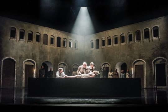 Pasislėpti nuo šaltuko kviečia teatre: aukšto lygio spektakliai sušildys iš vidaus