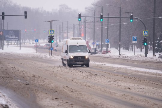 Iš „Grindos“ – įspėjimas vilniečiams: rytinio piko metu eismo sąlygos gali būti itin sudėtingos