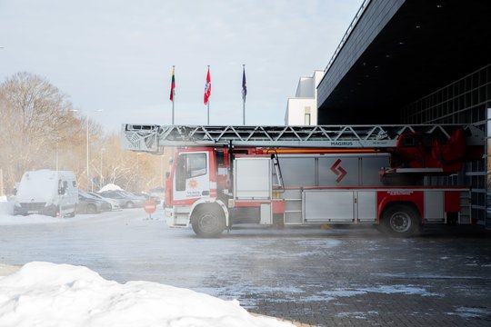 Prie statomo daugiabučio Vilniuje rastas apdegęs vyras