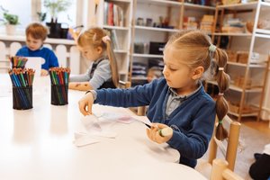 Kaip tėvų ir mokytojų bendradarbiavimas keičia vaiko pasaulį?