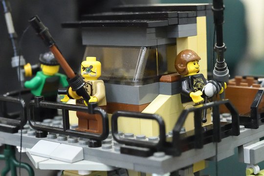 Vis daugiau suaugusiųjų žaidžia „Lego“: papasakojo, kodėl tai daugiau negu hobis