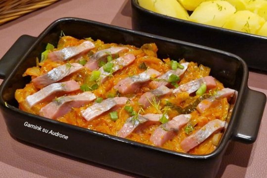 Silkė svogūnų patale su ypatingu pagardu: visiems labai patiko