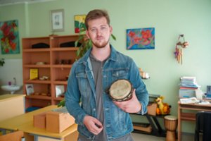 24-erių mokytojas Jonas: „Labai juokinga, bet 11-toje klasėje sau griežtai pasakiau, kad nebūsiu mokytoju“