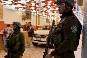 Dingęs lėktuvas rastas sudužęs kalnuose: žuvo visi keleiviai