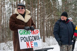 Žiniasklaida: „botai“ socialiniame tinkle kursto visuomenę dėl Kapčiamiesčio poligono