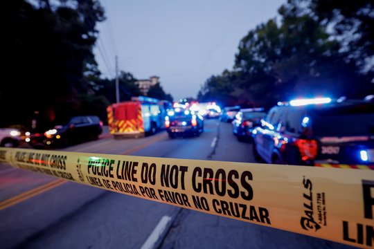 Niujorke automobilis rėžėsi į žydų ortodoksų centrą: apie sužeistuosius nepranešta