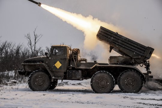 Deryboms pasiekus aklavietę – ekspertų žodis: mato tris scenarijus