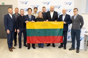 Valstybės premijų čekiai šalies kurčiųjų rinktinei – iš Japonijos ambasadoriaus Lietuvoje rankų