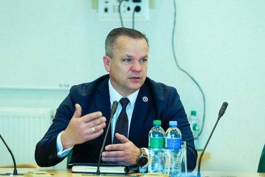 Iš Visagino mero E. Galaguzo prokuratūra prašo išieškoti per 10 tūkst. eurų