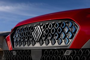 Detektyvas Marijampolėje – iš kiemo pavogtas automobilis rastas prie vartų jau apgadintu lango stiklu