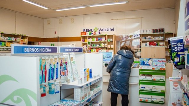 Nors sergančiųjų gripu daugėja kasdien, trūksta vaistų: tenka ieškoti ir kitame mieste