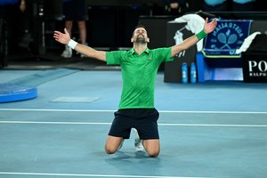 Po įspūdingos kovos N. Džokovičius patiesė J. Sinnerį ir iškopė į „Australian Open“ finalą