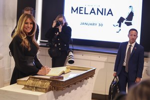 D. Trumpas ir pirmoji ponia – milijonus dolerių kainavusio dokumentinio filmo „Melanija“ premjeroje