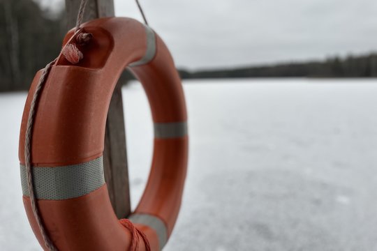 Nelaimė Kaune: ugniagesiai iš upės ištraukė vaikiną, jis išvežtas į ligoninę