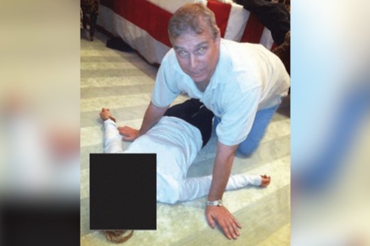 Paviešinti J. Epsteino dokumentai drebina internetą: vaizduose – JK karališkosios šeimos narys