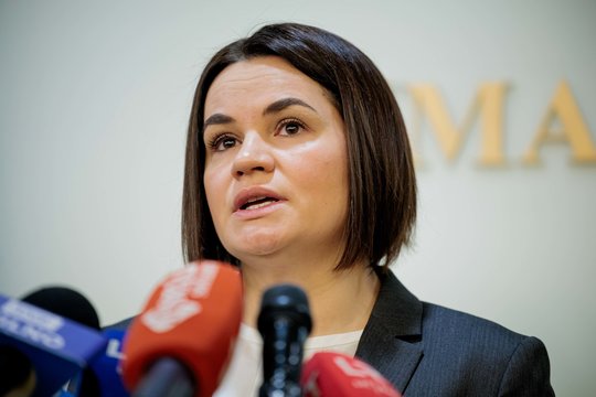 Nesureikšmina S. Cichanouskajos išsikėlimo į Lenkiją: nei laimėjimas, nei praradimas