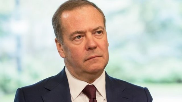 Apie Rusijos pergalę prakalbęs D. Medvedevas nepraleido progos įgelti Europai: „Tai parazitai“